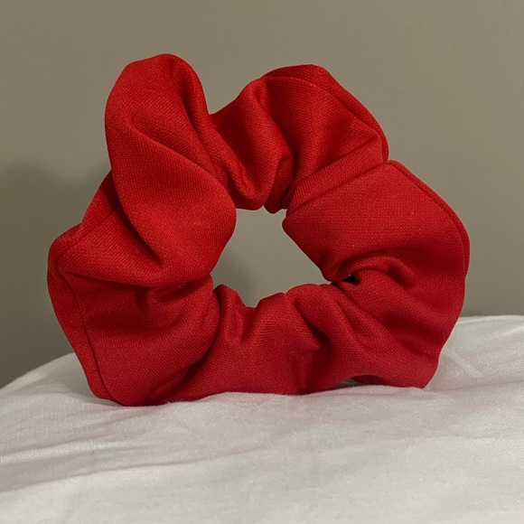 scrunchie - Picture 1 of 3